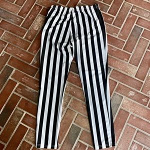 Stripped black and white leggings!